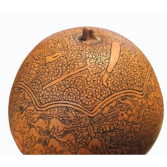 Vtg. Peruvian 2.25" Storyteller Gourd Rattle Hand Etched Ethnic Village Life - Picture 15 of 16